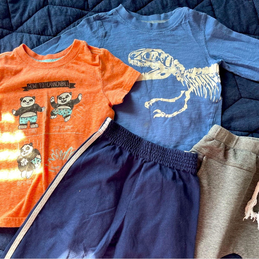 2T cloths for boys.
